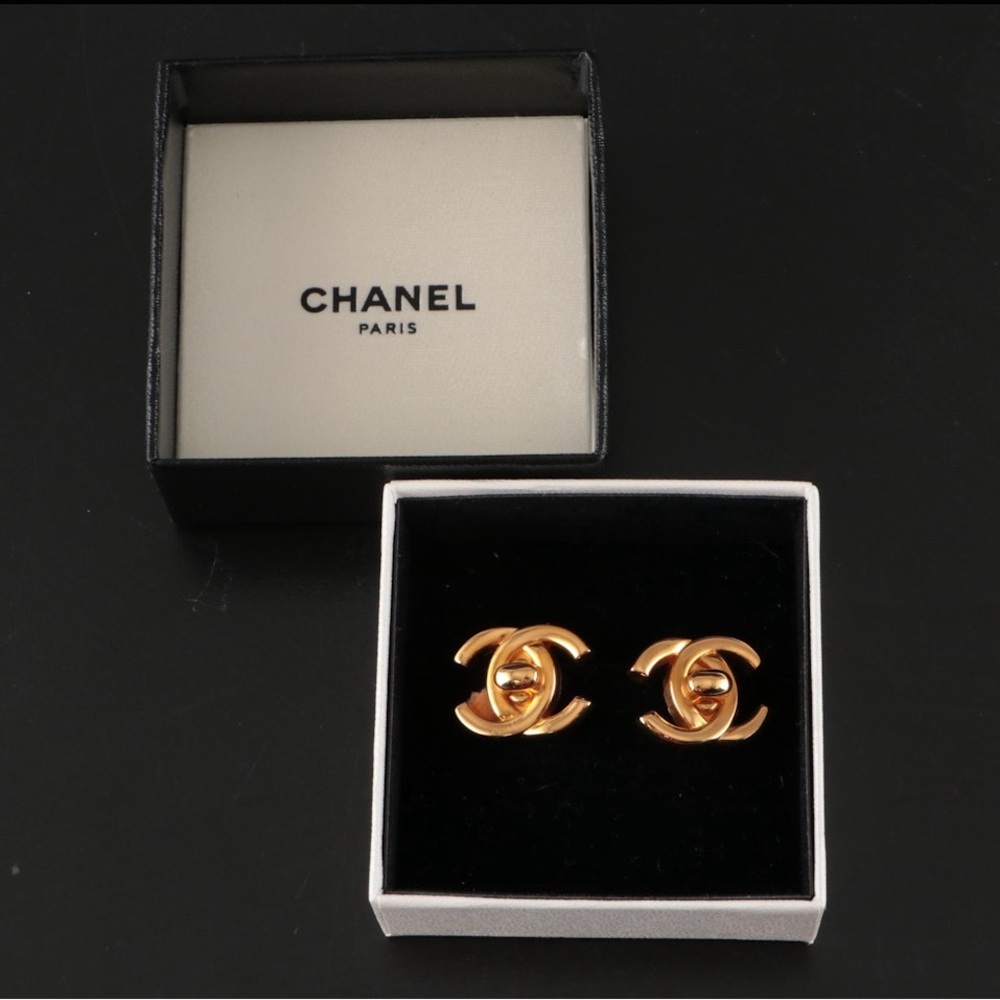 CHANEL Gold Plated CC Logo Turnlock Vintage Clip-On Earrings with Box
